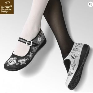 Hot Chocolate Designs Rare Cartoon Mary Jane Flats (36) NWT